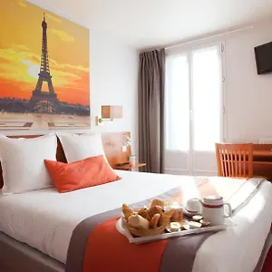 Alyss Saphir Cambronne Eiffel Parigi